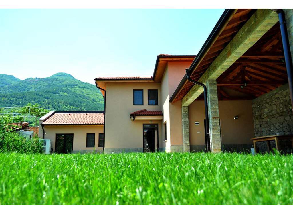 Yustina Villas Guest House Esterno foto